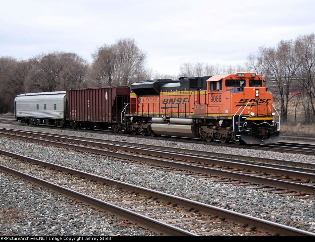 BNSF 9086